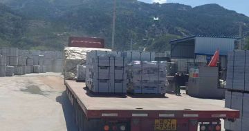 日喀则布 芝麻白仿形路沿石，直形路沿石