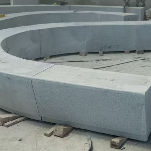 日喀则布 芝麻白花岗岩光面弧形坐凳