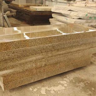 日喀则布 黄金麻栏杆料半成品加工中