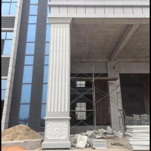 日喀则布 芝麻白光面花岗岩门楼大柱（罗马柱）配雕花底座