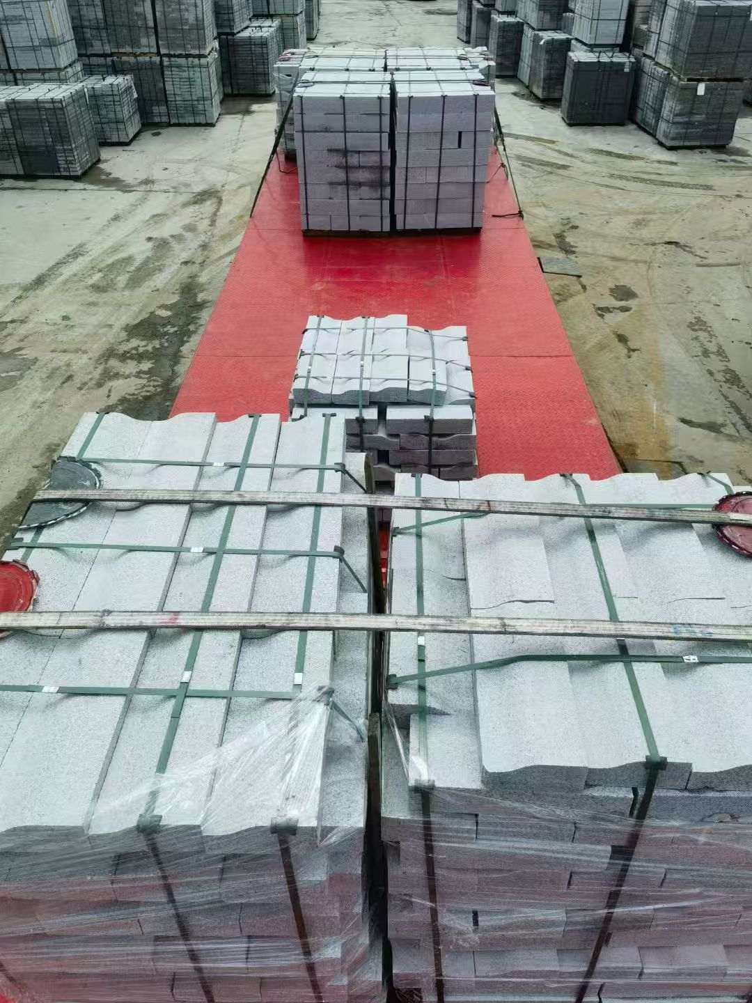 日喀则布 芝麻白仿形加直形路沿石出货日常