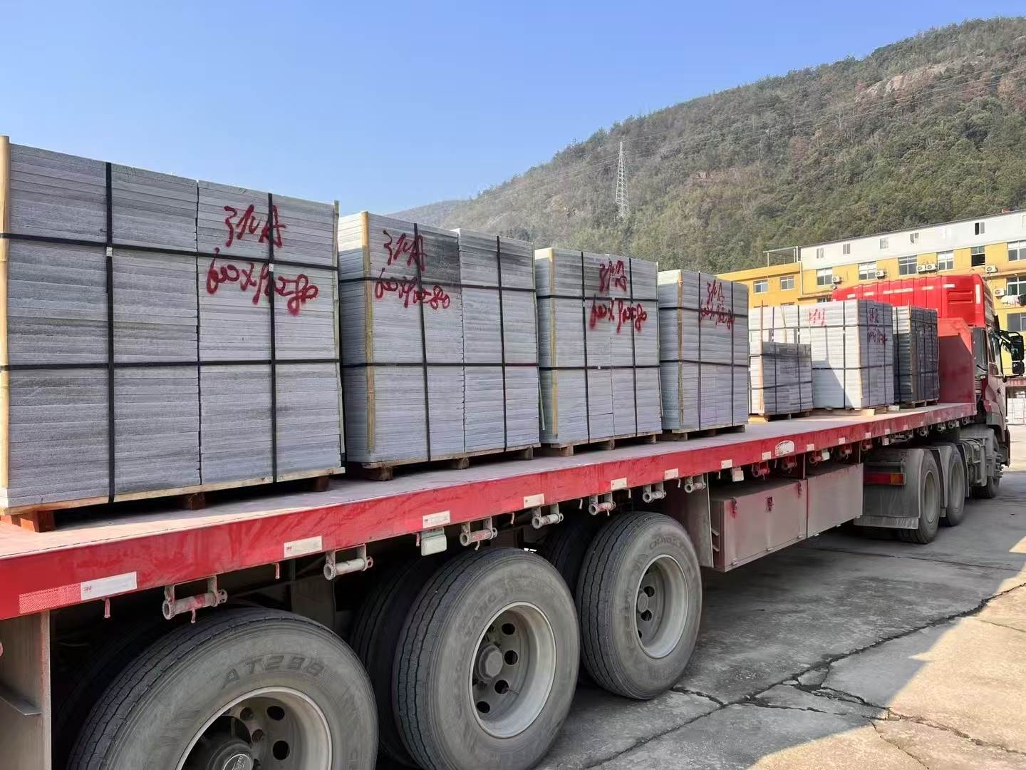 日喀则布 芝麻灰地铺石出货日常