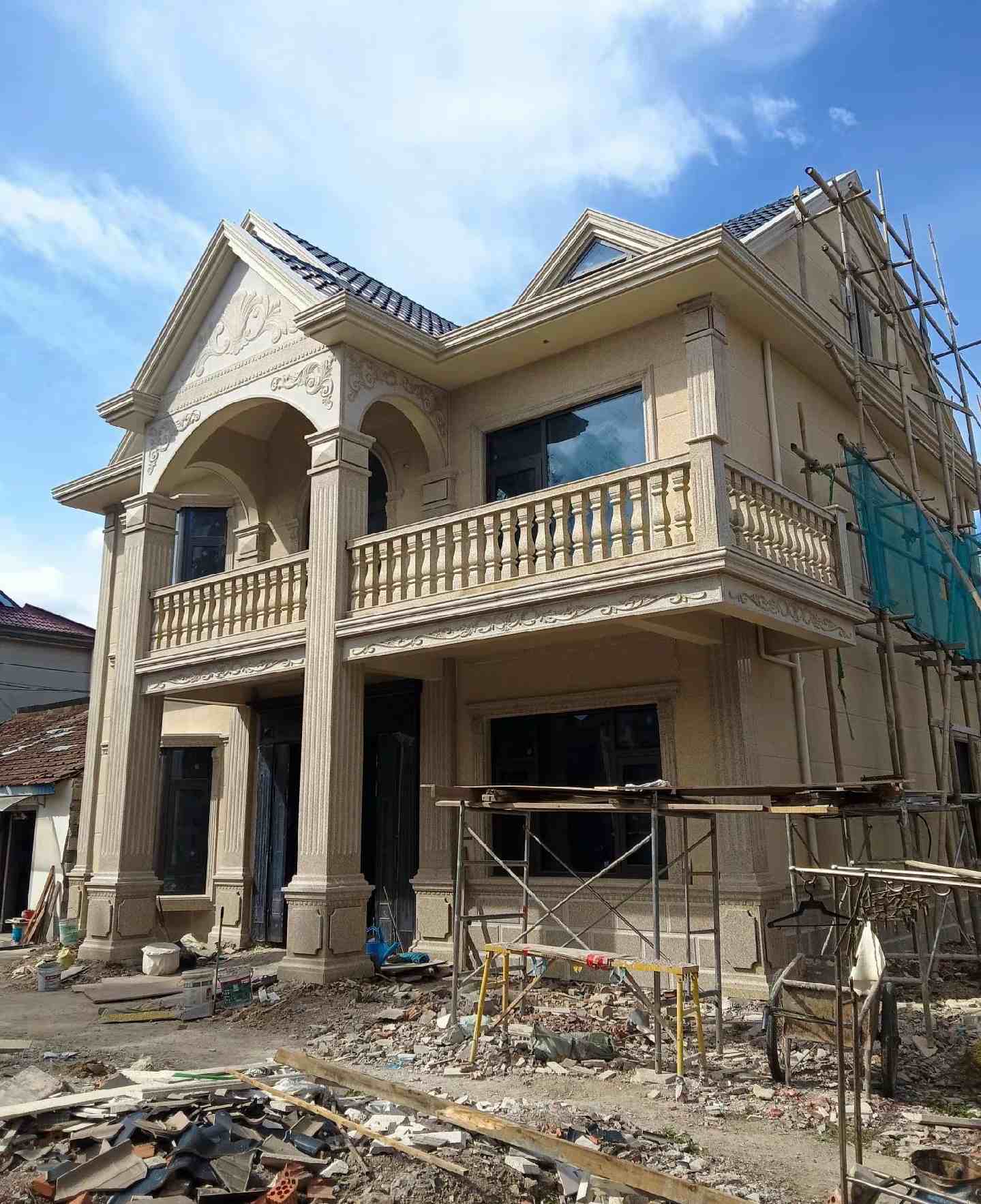 日喀则布 黄金麻花岗岩石材私人别墅雕花门楼柱阳台栏杆