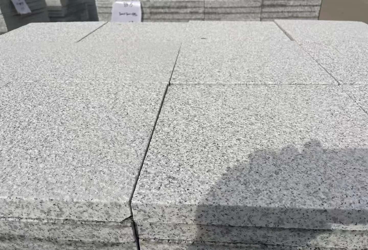 日喀则布 白麻花岗岩石材推荐 荔枝面地铺石