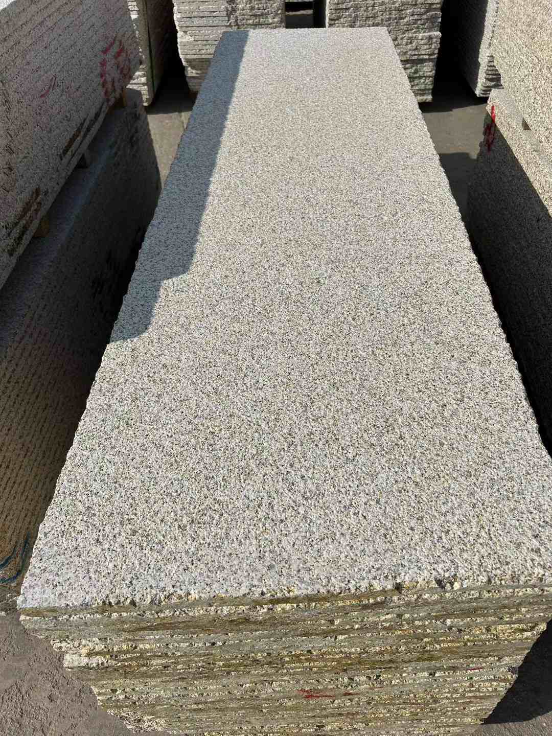 日喀则布 黄金麻花岗岩荔枝面毛板，半成品