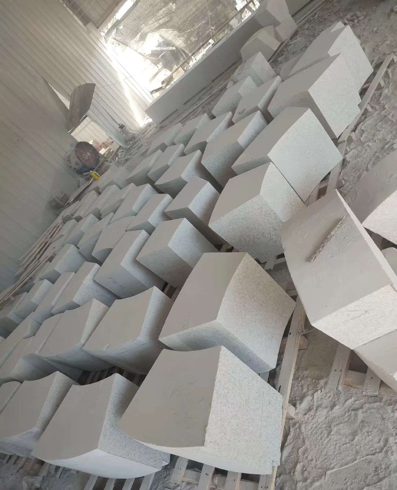 日喀则布 白麻花岗岩异形坐凳