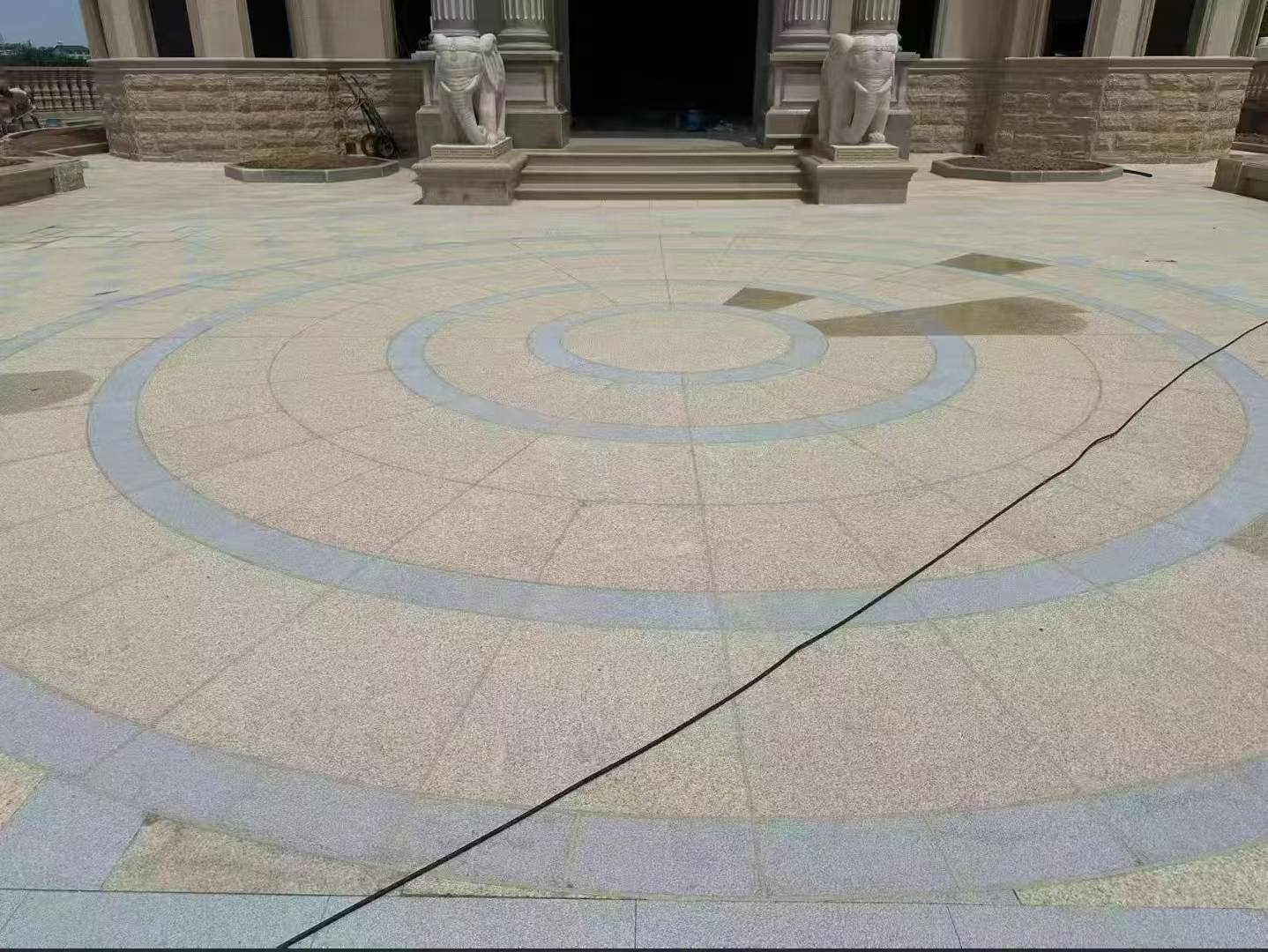 日喀则布 黄金麻芝麻灰花岗岩石材地铺拼接效果