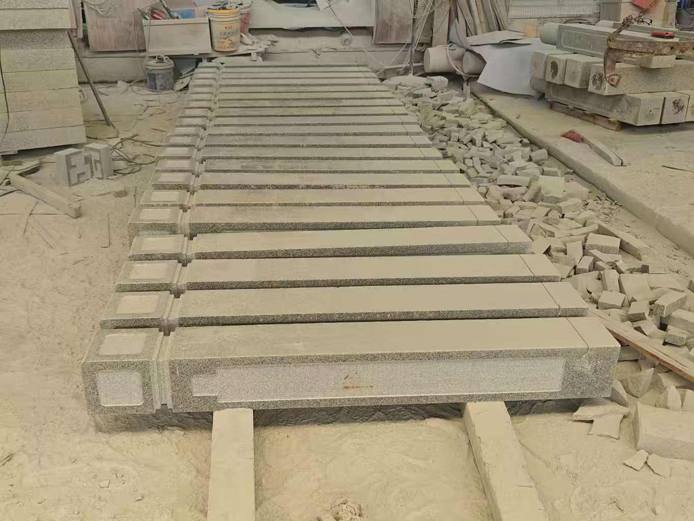 日喀则布 芝麻白异形加工雕刻-栏杆大柱，方柱