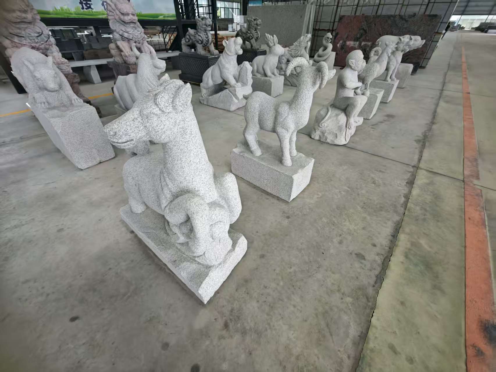 日喀则布 芝麻白花岗岩造型立体雕刻——十二生肖