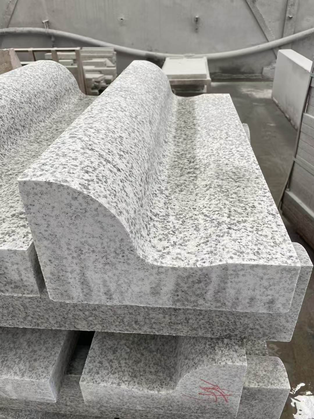 日喀则布 白麻花岗岩S型路沿石，路侧石，马路牙子等