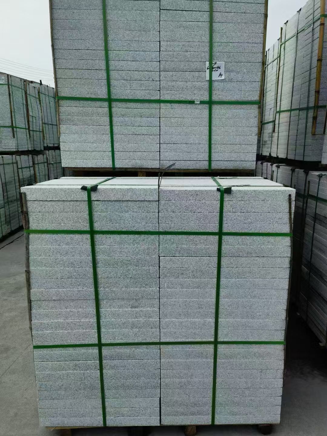 日喀则布 芝麻白火烧，园林广场市政工程地铺石，1.8~5.0厚均有现货