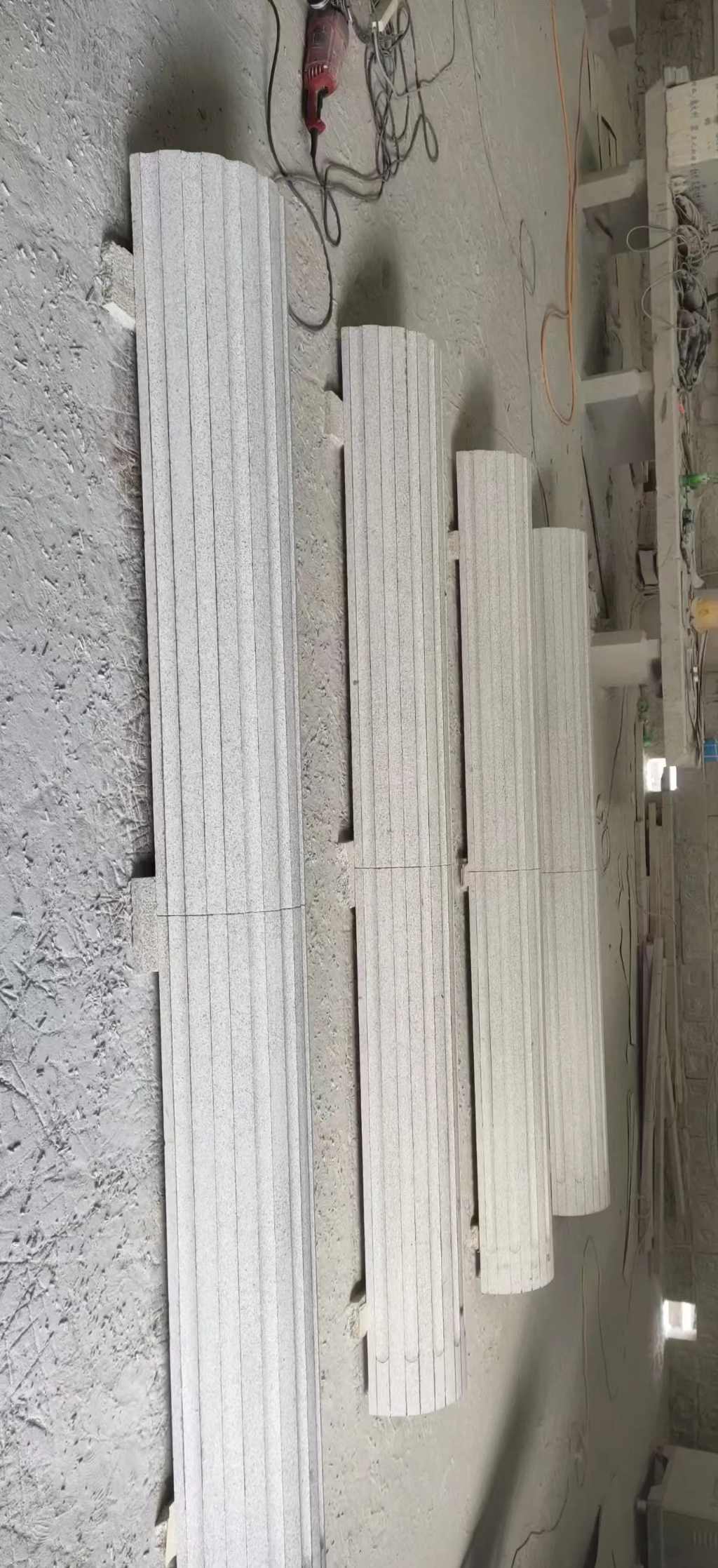 日喀则布 花岗岩厂家带你看白麻花岗岩门楼大柱柱皮