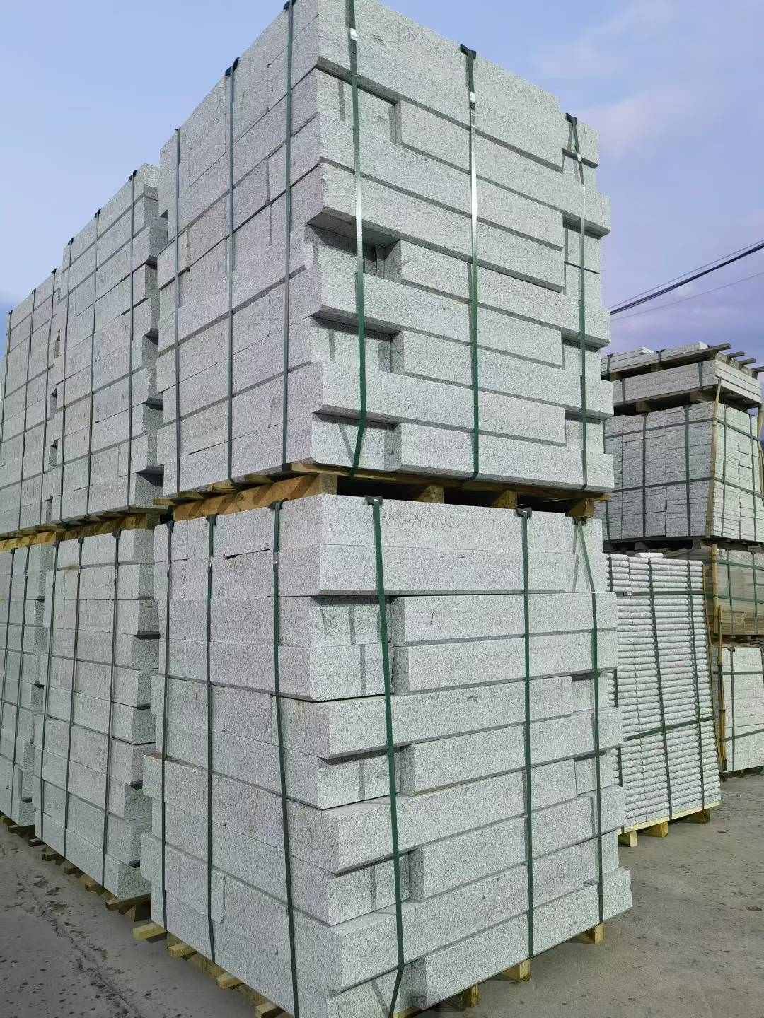 日喀则布 芝麻白花岗岩路沿石，路缘石，路肩石，道牙，立缘石，马路牙子，街沿石，侧石等