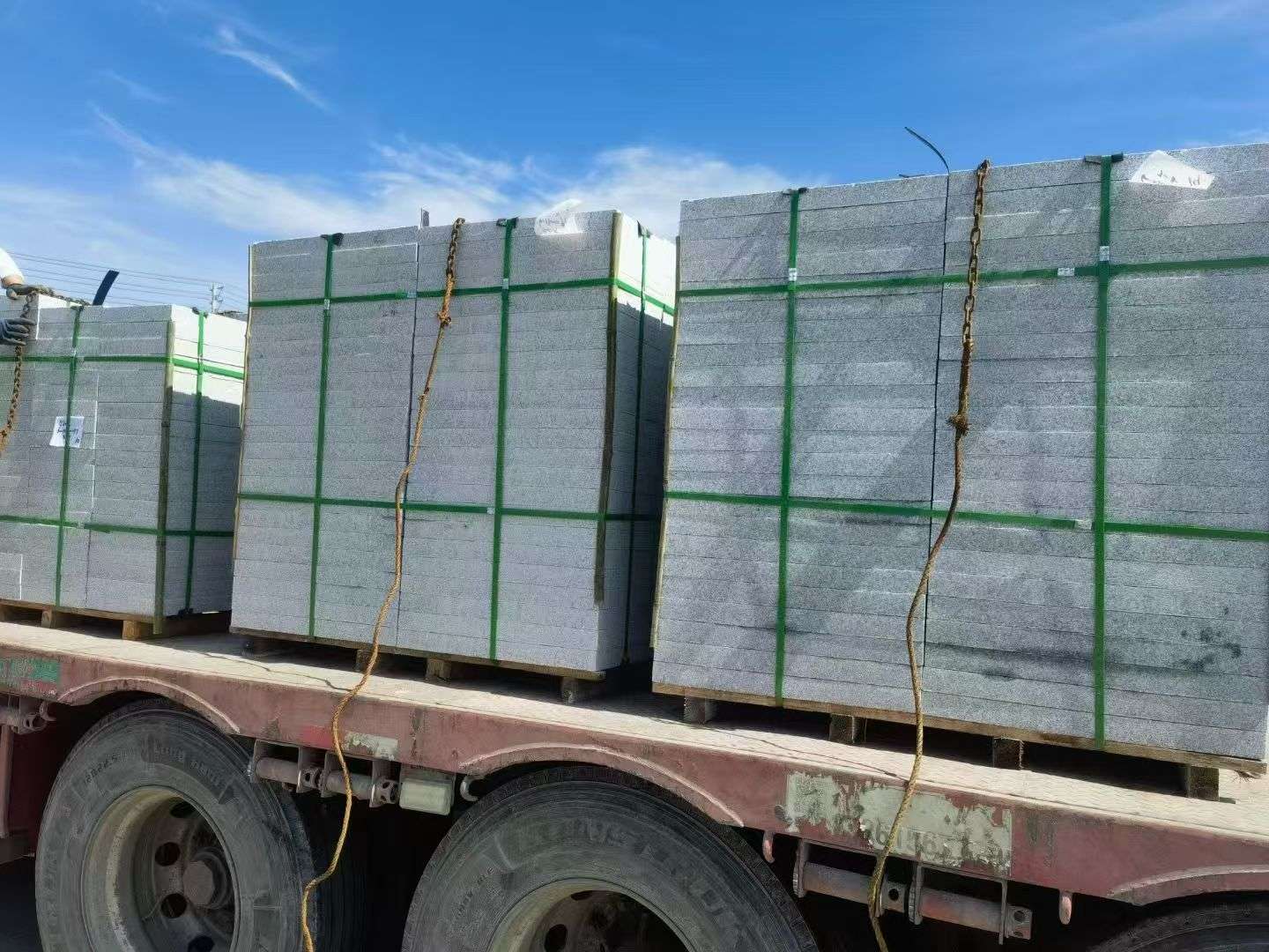 日喀则布 芝麻白花岗岩地铺石装车日常